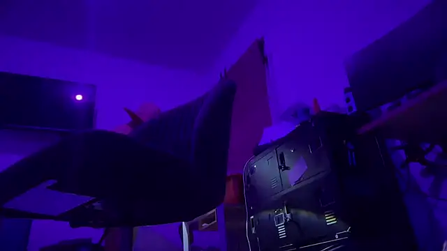 jasoncali305 online show from December 3, 9:18 am