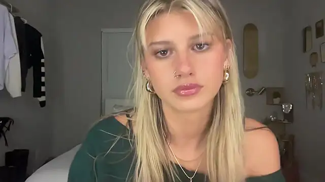 AnnGrayson online show from October 8, 1:36 am