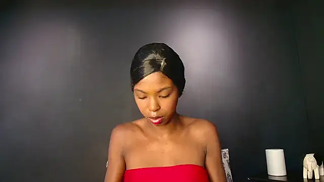 Snapshot of CamilaaSaenz chatting on October 11, 11:53 am CamilaaSaenz online show from October 11, 11:53 am