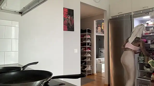 paulinaalatalo online show from March 25, 9:15 am