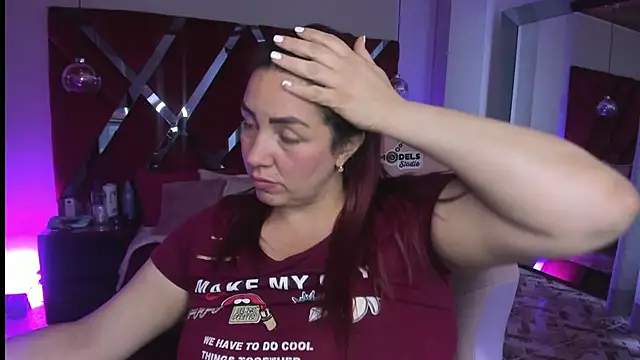 alexiaystive3 online show from November 3, 7:04 pm