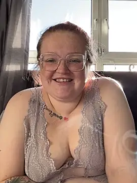 Snapshot of AmberBliss-X chatting on October 22, 8:58 am AmberBliss-X online show from October 22, 8:58 am