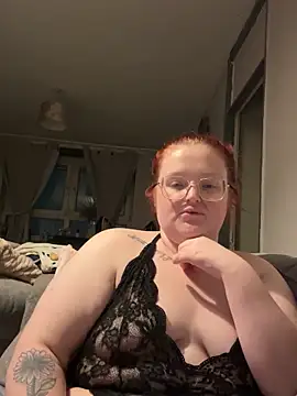 Snapshot of AmberBliss-X chatting on November 23, 9:36 pm AmberBliss-X online show from November 23, 9:36 pm