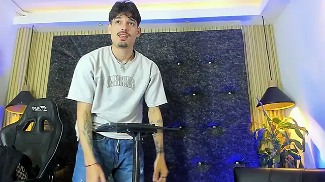 Iam Steven online show from September 30, 4:39 am