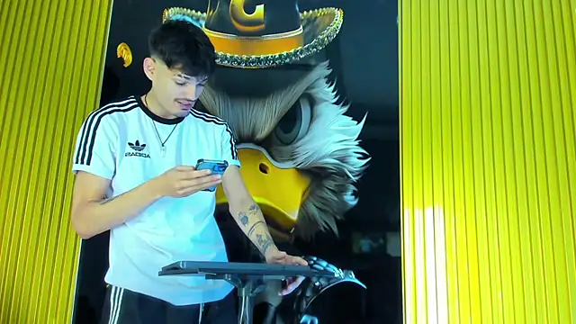 Iam Steven online show from January 11, 4:50 am