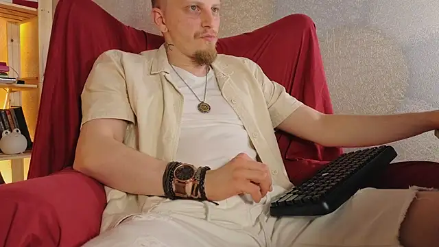 Vincent Hardman online show from September 25, 8:45 pm