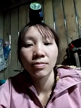 Snapshot of bonnie-00 chatting on February 5, 11:04 am bonnie-00 online show from February 5, 11:04 am