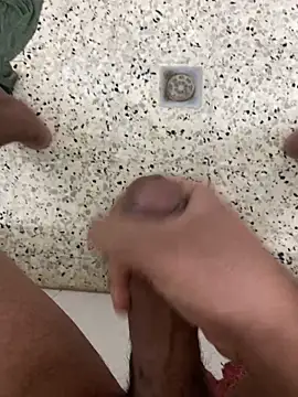 ali  ali210 online show from December 16, 11:10 pm