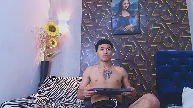 Snapshot of fire_drako_ chatting on June 21, 10:34 pm fire drako online show from June 21, 10:34 pm