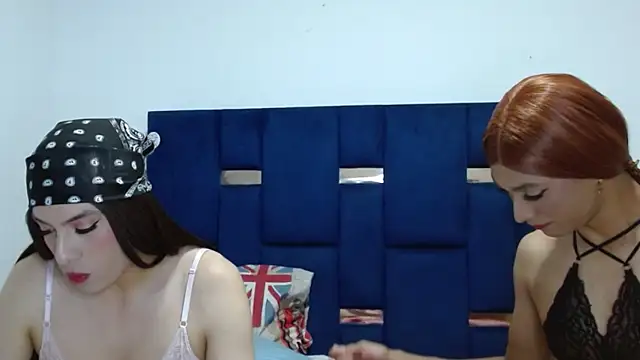 PinkLuna LolaBloom online show from April 3, 6:33 am