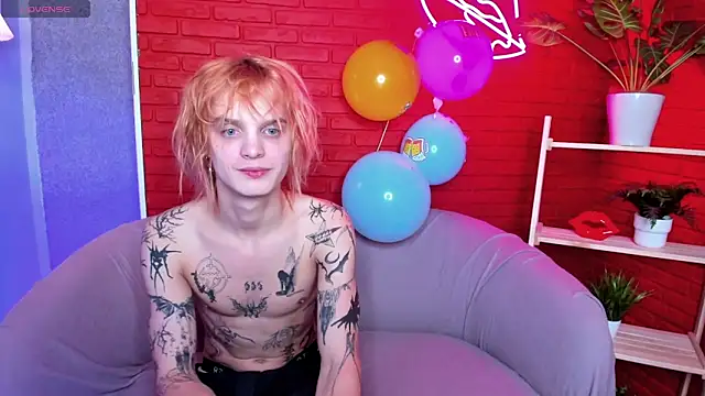 Snapshot of ArchiehalI chatting on September 29, 8:35 pm ArchiehalI online show from September 29, 8:35 pm