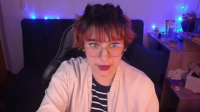 Miacatsito3 online show from March 17, 3:55 am