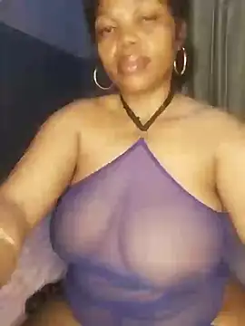 Snapshot of boujee01 chatting on October 6, 12:52 am boujee01 online show from October 6, 12:52 am