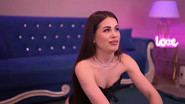 Snapshot of KatieHayes chatting on February 8, 6:55 pm KatieHayes online show from February 8, 6:55 pm