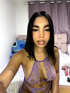 karolaalcendra online show from November 4, 4:33 am