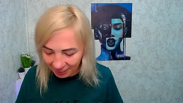 EmmaCat  online show from November 14, 5:28 am