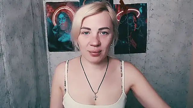 EmmaCat  online show from February 17, 5:26 am