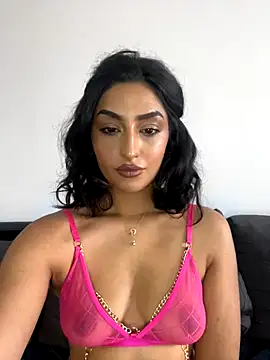 Snapshot of Mia_spicyy chatting on November 16, 10:10 am Mia spicyy online show from November 16, 10:10 am