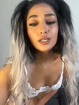 Snapshot of Mia_spicyy chatting on November 30, 9:46 am Mia spicyy online show from November 30, 9:46 am