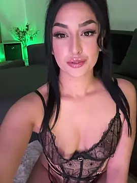 Snapshot of Mia_spicyy chatting on May 9, 10:20 am Mia spicyy online show from May 9, 10:20 am