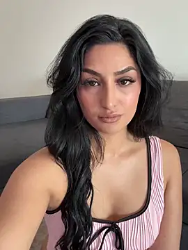 Snapshot of Mia_spicyy chatting on May 27, 8:44 am Mia spicyy online show from May 27, 8:44 am