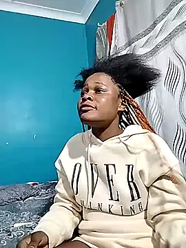 Snapshot of BlondieBitch chatting on November 21, 12:10 am BlondieBitch online show from November 21, 12:10 am