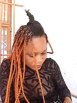 Snapshot of BlondieBitch chatting on November 23, 10:04 am BlondieBitch online show from November 23, 10:04 am