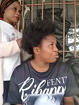 Snapshot of BlondieBitch chatting on November 29, 3:26 pm BlondieBitch online show from November 29, 3:26 pm