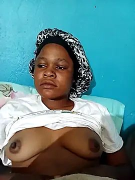 Snapshot of BlondieBitch chatting on December 21, 10:22 am BlondieBitch online show from December 21, 10:22 am