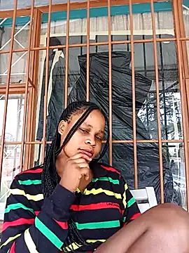 Snapshot of BlondieBitch chatting on January 7, 1:35 pm BlondieBitch online show from January 7, 1:35 pm