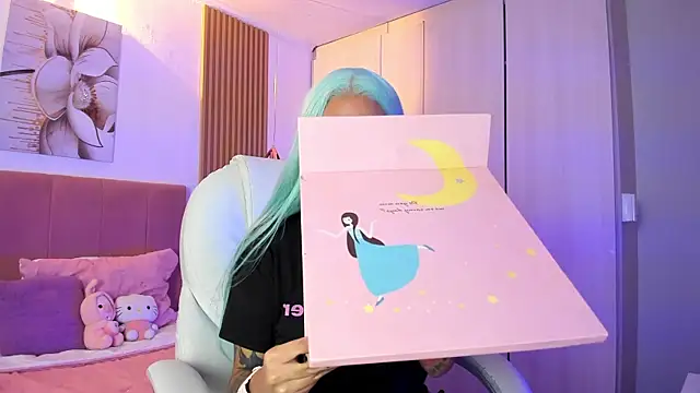 KoraRousee online show from October 24, 1:40 pm