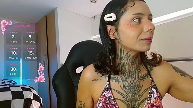 KoraRousee online show from December 18, 2:45 pm