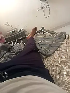 Snapshot of meenahotdarling chatting on September 25, 2:37 am meenahotdarling online show from September 25, 2:37 am