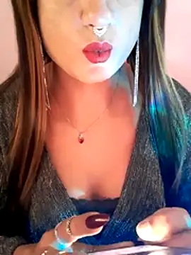 Cutie-Whiskey1 online show from March 4, 9:59 am