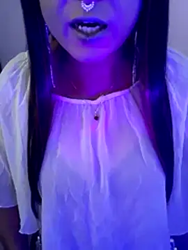 Cutie-Whiskey1 online show from March 11, 9:04 am