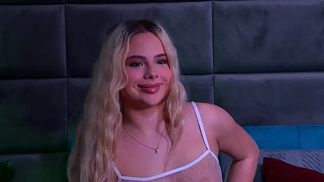 YssabelFox online show from November 22, 3:55 pm