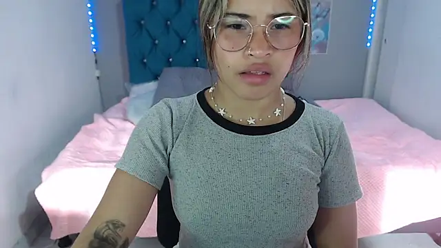 Snapshot of mia_sexgirl chatting on June 2, 12:18 pm mia sexgirl online show from June 2, 12:18 pm