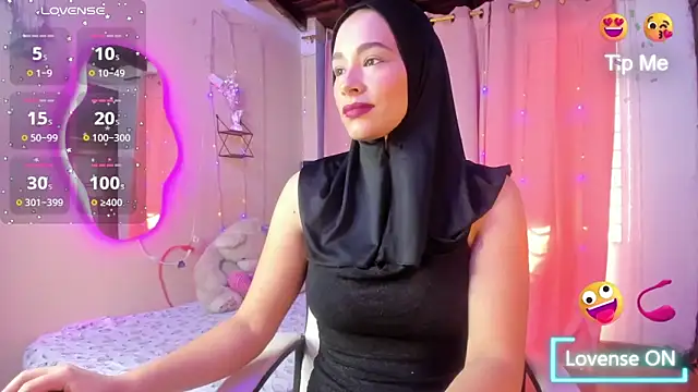 ShanaJamil online show from December 5, 1:31 pm