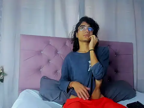 EthanBlackwoodd online show from September 30, 8:03 pm