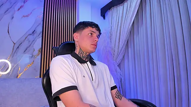 Declan-Fox online show from October 23, 5:07 am