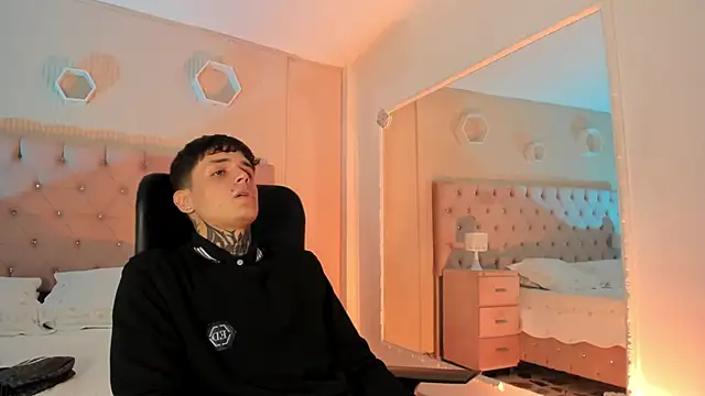 Declan-Fox online show from October 27, 4:05 am