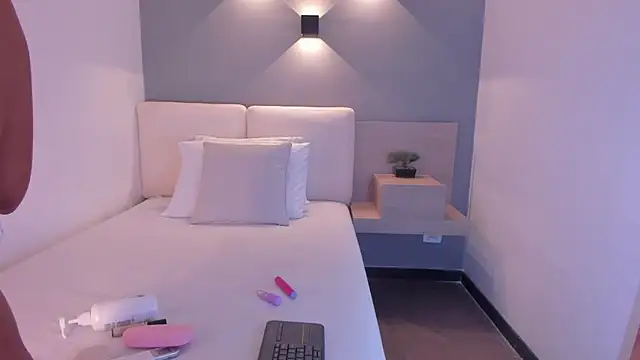 selena monroy online show from November 7, 11:21 am