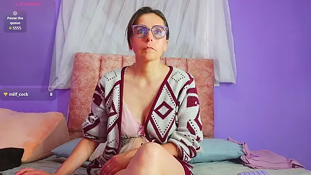 Snapshot of Ava_Raye chatting on July 4, 6:47 pm Ava Raye online show from July 4, 6:47 pm