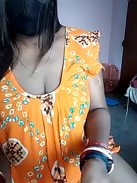 Snapshot of Bengalibeauty96 chatting on July 12, 9:44 am Bengalibeauty96 online show from July 12, 9:44 am