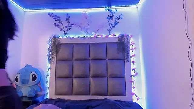 Snapshot of abbiecollins_js chatting on February 19, 3:57 am abbiecollins js online show from February 19, 3:57 am