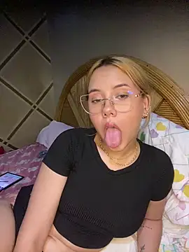 coupleyys online show from May 22, 8:14 pm