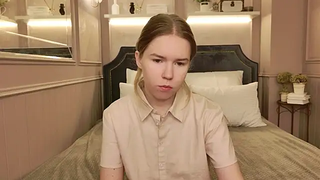 Alida Brice online show from December 14, 5:35 am