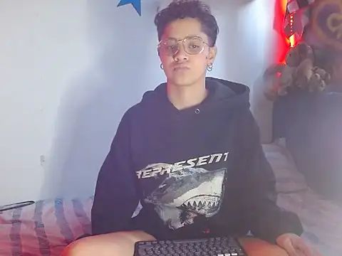 Jade Rayden online show from April 7, 9:59 pm