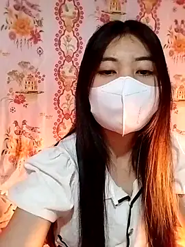 Snapshot of Damhan12 chatting on February 6, 11:35 am Damhan12 online show from February 6, 11:35 am