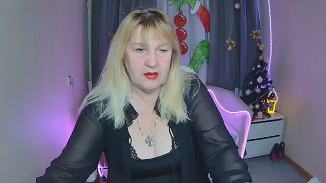 EmmaEllison online show from December 15, 7:12 am